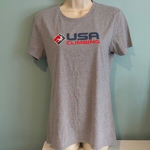 Women's USA Climbing Gray T-Shirt Size L